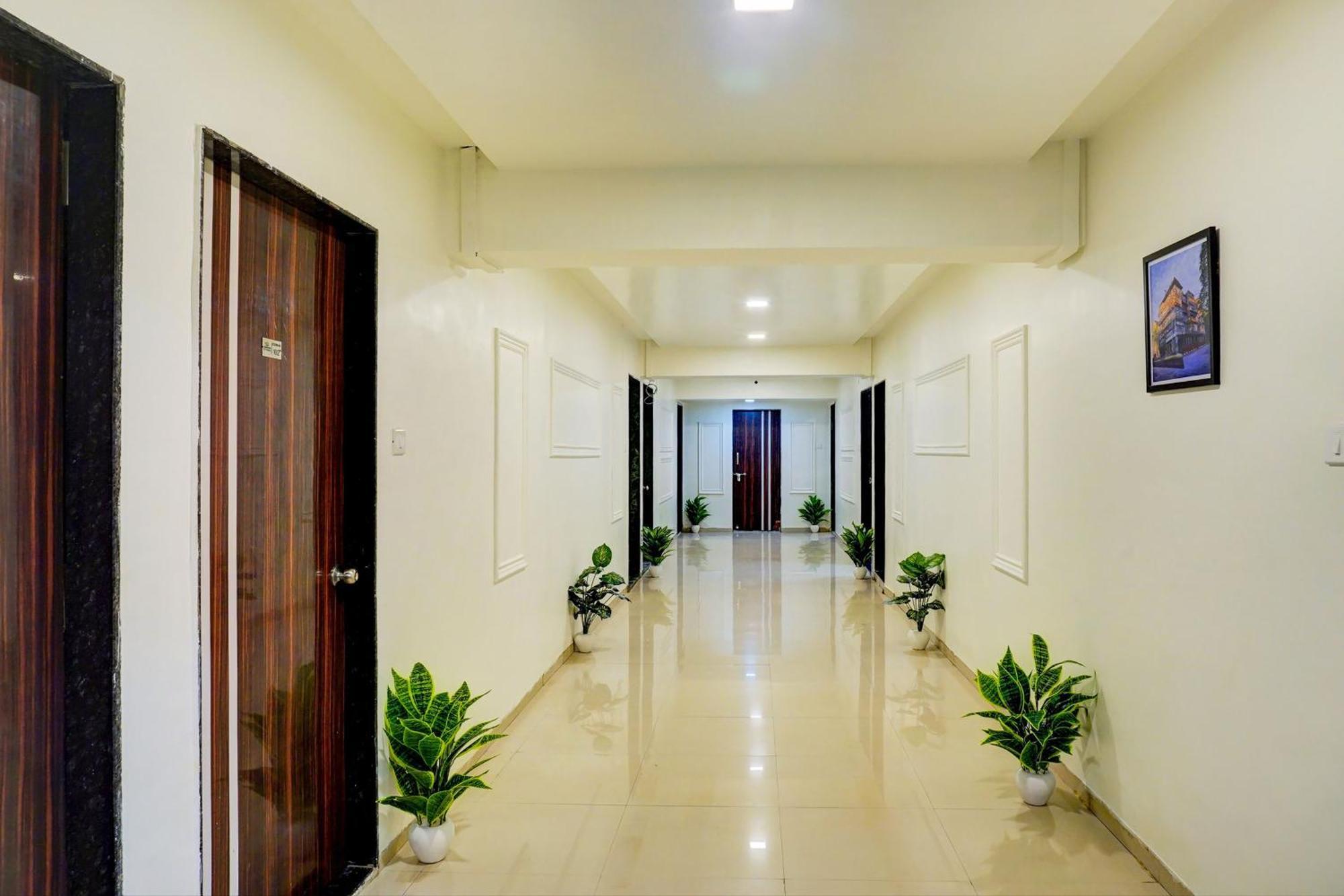 Super Collection O Vardhan Plaza Yerandwane المظهر الخارجي الصورة